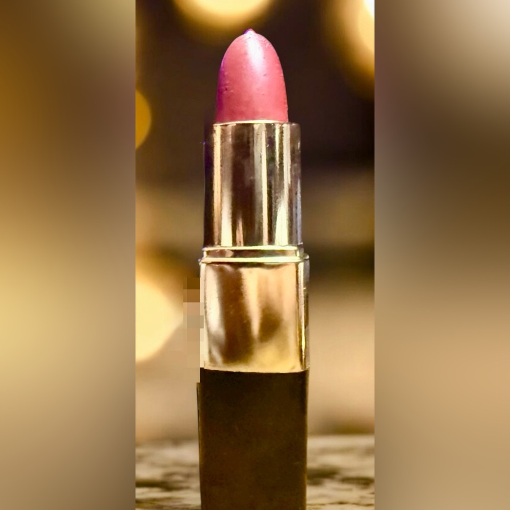 VIVIANE WOODARD LIPSTICK
#221 FRENCH TRUFFLE~NEW